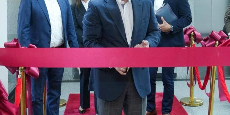 رئيس مجموعة اليابان للتبغ JT يزور مصر لافتتاح مقر الشركة الجديد بالقاهرة