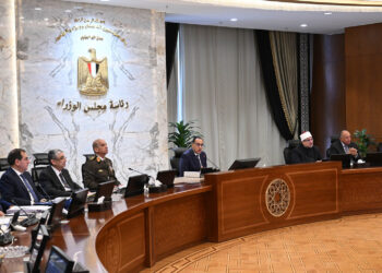 رئيس الوزراء يوجه بتشجيع المُنتج المحلي ومنحه أفضلية في أي مناقصات تُطرح لمشروعات أو توريد مُعدات ومُنتجات