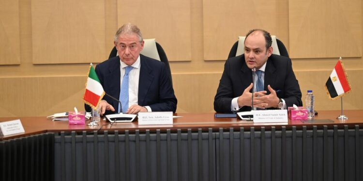 وزير الصناعة: 3 مليارات دولار حجم الاستثمارات الإيطالية في مصر