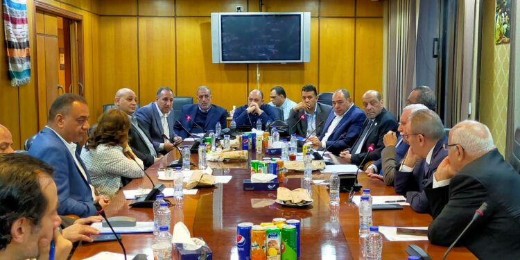 تعاون استراتيجي بين غرفتي «الصناعات النسيجية» و «الملابس الجاهزة» و «المجالس التصديرية» لدعم الصناعة وتعزيز الصادرات