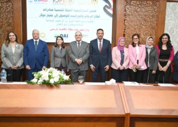 وزير الصناعة لمستثمري شق الثعبان: خطة لزيادة صادرات الرخام والجرانيت إلى مليار دولار سنوياً