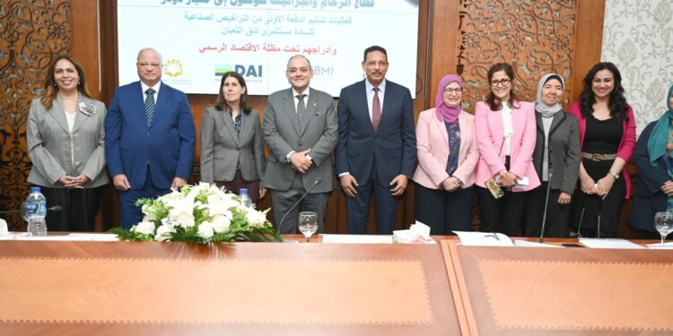 وزير الصناعة لمستثمري شق الثعبان: خطة لزيادة صادرات الرخام والجرانيت إلى مليار دولار سنوياً