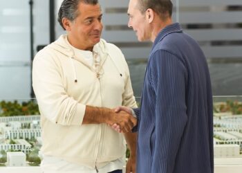 Eying an innovative work environmentA strategic partnership between Reportage Properties and Mobica Furniture