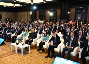 وزير الصناعة: شراكة استراتيجية بين مصر ومجموعة البنك الدولى