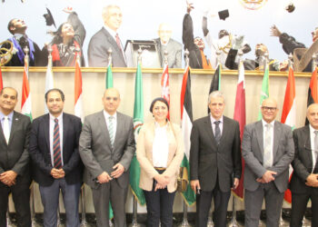 «تحديث الصناعة» يبحث مع الأكاديمية العربية للعلوم التعاون في تعميق التصنيع المحلي