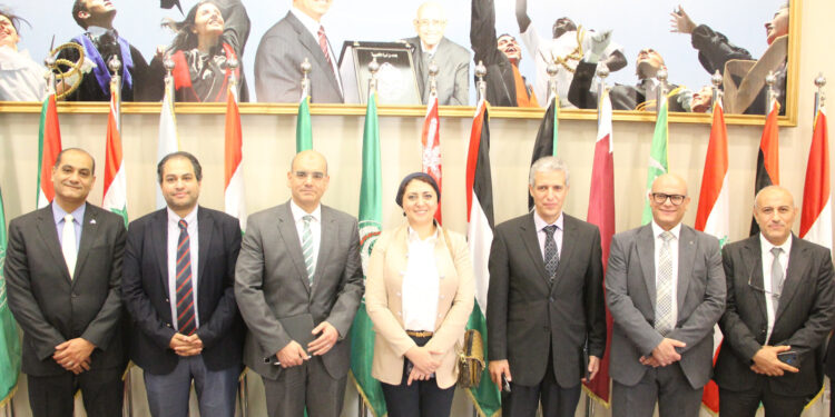 «تحديث الصناعة» يبحث مع الأكاديمية العربية للعلوم التعاون في تعميق التصنيع المحلي