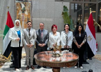 سفير مصر بالإمارات يشيد بدور "المستثمرات العرب" فى دعم العلاقات العربية الأفريقية