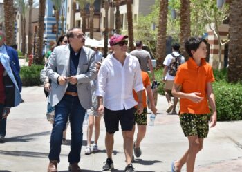 بالصور .. رئيس نادي يوفنتوس الإيطالي يقضي إجازته في مرسى علم .. ويزور نادي بورت غالب