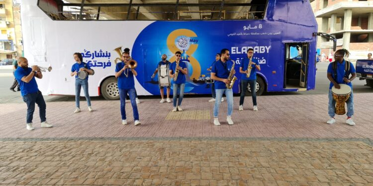 بالصور .. مجموعة العربى تشارك دمياط احتفالاتها بالعيد القومى