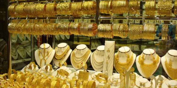 ارتفاع أسعار الذهب 120 جنيهًا بعد الهجوم الإسرائيلي على إيران.. وعيار 21 يسجل 4850 جنيهًا