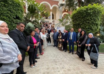 رئيس اتحاد المستثمرات العرب تبحث مع السفير اليوناني بالقاهرة سبل التعاون المشترك