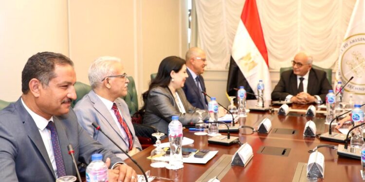 وزير التعليم يبحث مع رئيس اتحاد الصناعات التوسع في مدارس التكنولوجيا التطبيقية
