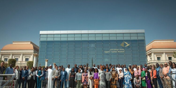 "العاصمة الإدارية" للتنمية العمرانية تستقبل وفداً من شباب الدبلوماسيين الدارسين بجامعة "سنجور"