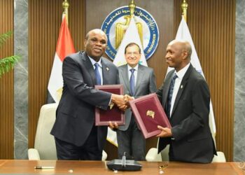 افريكسيم بنك يوقع اتفاقية مع «البترول» لتأسيس البنك الإفريقى للطاقة