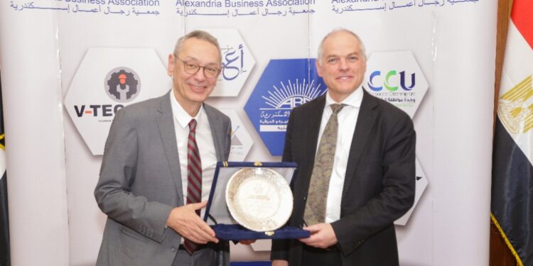 جمعية رجال أعمال إسكندرية تبحث مع سفير استراليا فرص الاستثمار
