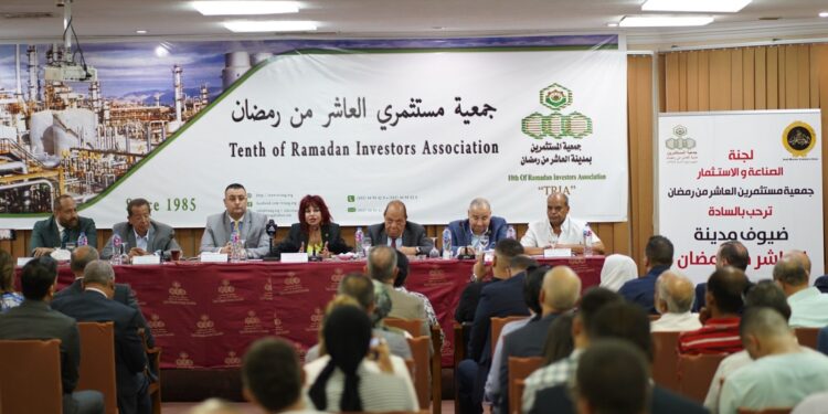 مستثمرى العاشر تبحث تعزيز التعاون المصرى الليبي  المشترك  والمشاركة بمعرض صنع فى مصر بليبيا