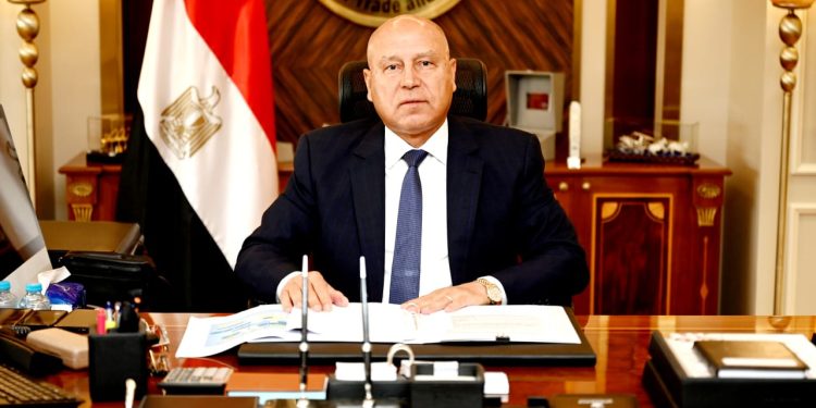 كامل الوزير يكشف عن 7 محاور إستراتيجية لخطة النهوض بالصناعة .. وتوجيهات بتشغيل المصانع المتعثرة ومكتب بالوزارة لدعم المستثمرين