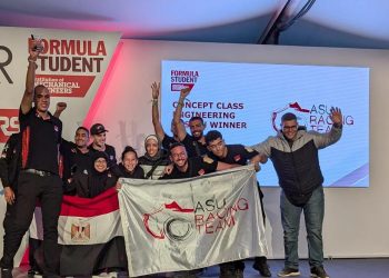 بالصور .. فريق السباقات بهندسة عين شمس يفوز بالمركز الأول عالمياً في تصميم سيارات السباق