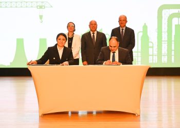 وزير الصناعة يشهد توقيع بروتوكولي تعاون بين مركز تحديث الصناعة وجهاز شؤون البيئة في مجال تعزيز مفهوم الاقتصاد الأخضر