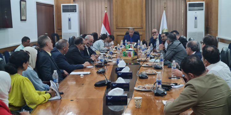 غرفة الصناعات الكيماوية تبحث إنشاء استثمار صيني مصري مشترك لإنتاج مادة التيتانيوم
