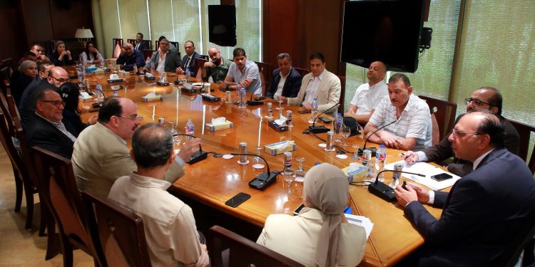 بالصور .. تفاصيل اجتماع رئيس هيئة المعارض مع الشركات المنظمة لزيادة معدلات المعارض الداخلية