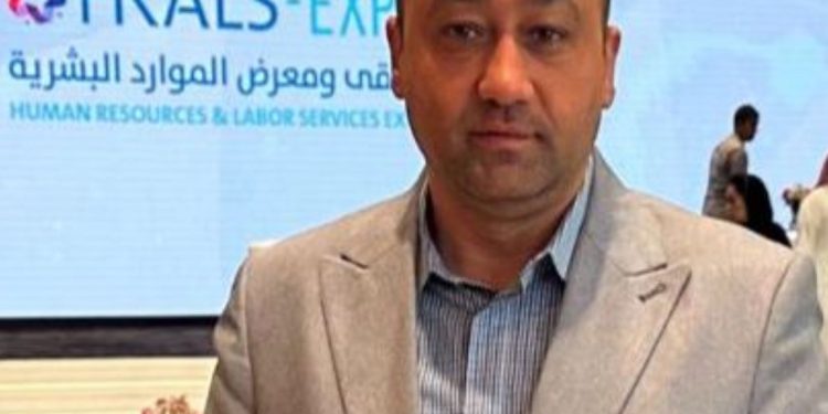 علي الفقي خبير التوظيف الدولي يكتب : 8 نصائح للفوز بفرصة عمل في ملتقيات التوظيف