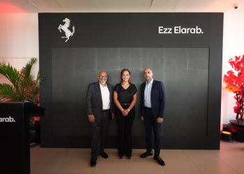 بالصور .. "عز العرب للسيارات" تكشف عن أحدث سيارات فيراري في مصر