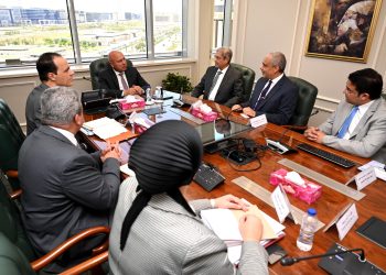 وزير الصناعة يبحث مع مجموعة العربي سبل تطوير صناعة الاجهزة المنزلية وتعميق التصنيع المحلي