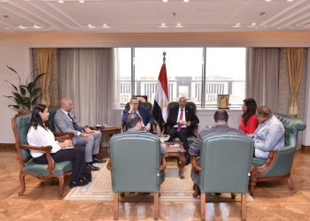 وفد جمعية رجال أعمال إسكندرية يبحث مع وزير العمل عددا من قضايا العمل والتنمية