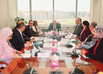 وزير الصناعة يبحث مع جنرال موتورز مصر مشروعات الشركة الحالية والمستقبلية