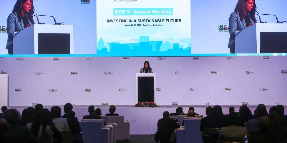 وزيرة التخطيط: نُنفذ برنامج إصلاح اقتصادي وهيكلي شامل لتعزيز استقرار الاقتصاد الكلي