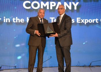 النساجون الشرقيون تفوز بلقب أكبر مصدر لقطاع المفروشات المنزلية في ملتقى الرقابة على الصادرات