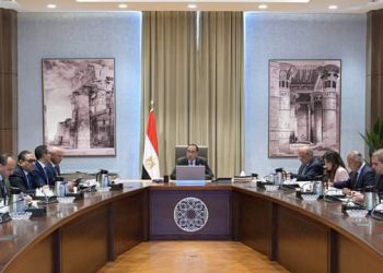 رئيس الوزراء يبحث آلية تعديل حدود الكربون لزيادة تنافسية الصادرات المصرية