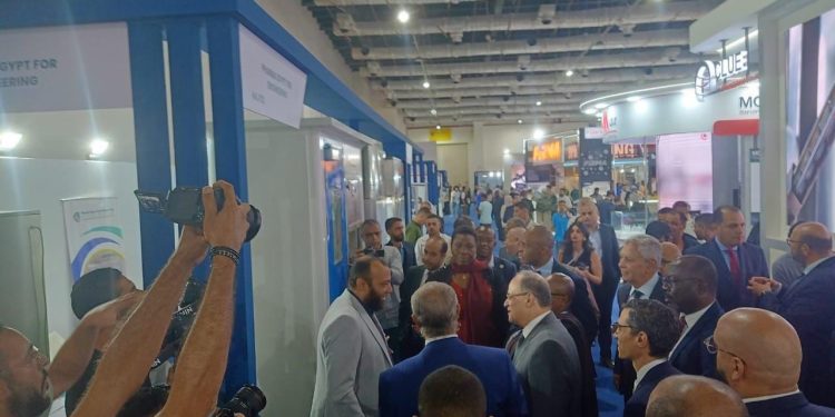 Head of the Drug Authority inspects the “Pharma Egypt Engineering” pavilion at Pharmaconex