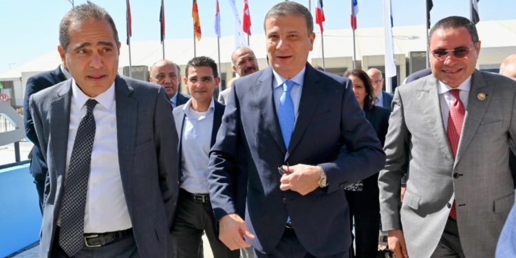 أبو المكارم في افتتاح معرض صحارى : 20% زيادة مستهدفة في صادرات الصناعات الكيمياوية خلال 2025