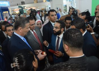 بالصور .. «تكنوسيدز لتكنولوجيا البذور» تستقبل وزير الزراعة بجناحها في معرض صحاري لاستعراض أحدث منتجاتها