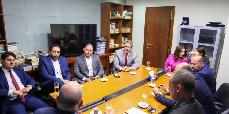 شركة “3i البرازيلية” تبحث الفرص الاستثمارية والتجارية في مصر لانتاج سلاسلات الابقار والجاموس