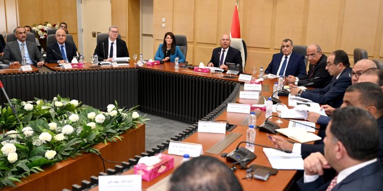 الصناعة : تشكيل لجنة فنية لدراسة إمكانيات تصنيع معدات الطاقة الشمسية وتوطينها في مصر