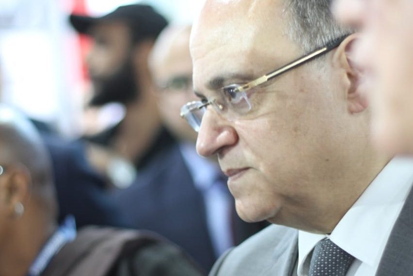 رئيس هيئة الدواء يتفقد جناح « فارما ايجيبت للهندسة » في معرض فارماكونكس