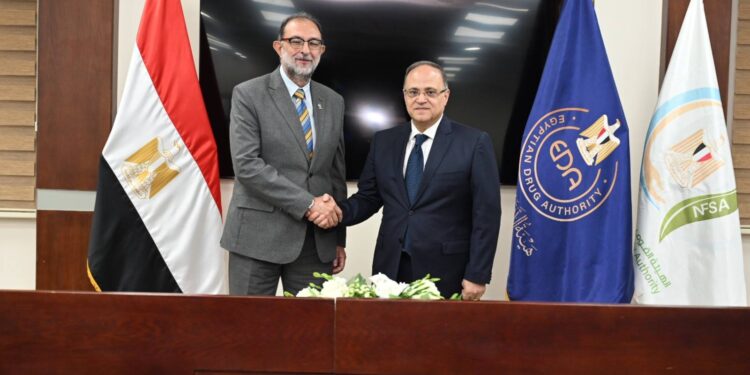 إطلاق آلية للتعاون بين هيئة الدواء و "سلامة الغذاء" لتوفيق أوضاع المستحضرات