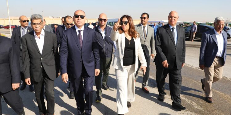وزيرة التنمية المحلية ومحافظ القاهرة تفقد الإعمال النهائية لإنشاء الهيئة العامة لنظافة وتجميل وإنارة القاهرة