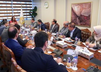 د.منال عوض : تبسيط وتيسير الإجراءات الخاصة بمنح تراخيص المحال العامة