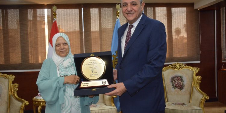 مؤسسة العربي تدخل الفرحة على 20 عروسة في الغربية