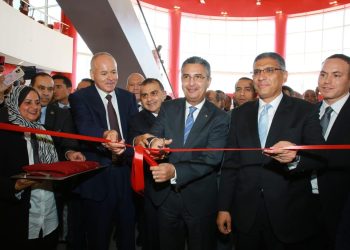 بالصور .. افتتاح مميز لأحدث فروع «هايبر وان» بطريق السويس بحضور وزير التموين