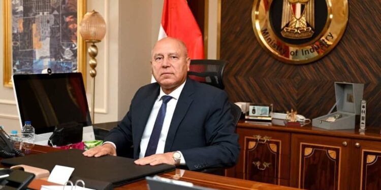 «الصناعة» تدعو مستثمري الفيوم لعرض مطالبهم على الوزير السبت المقبل