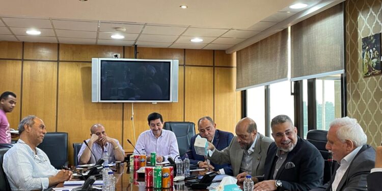 غرفة الصناعات النسيجية تناقش آليات الإستفادة من مبادرة التمويل بفائدة 15%