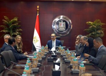 مرسيدس-بنز إيجيبت تستهدف زيادة إنتاجها بنسبة 30% العام المقبل