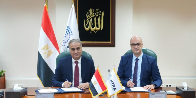 بروتوكول تعاون بين “حماية المستهلك” و ” تنظيم الإتصالات ” لحماية حقوق مستخدمي قطاع الاتصالات