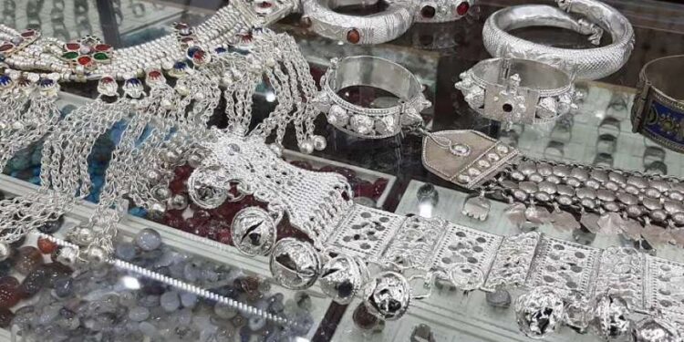 «مركز الملاذ الآمن»: استقرار أسعار الفضة بالأسواق المحلية وعيار 800 يسجل 42 جنيهًا