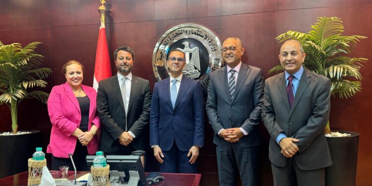 وزير الاستثمار يبحث مع مسئولي « مارس » توسعات الشركة بالسوق المصري وصادراتها للأسواق العالمية